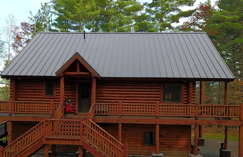 Wilmington House | NEW! Gorgeous Wilmington Riverfront Lodge!