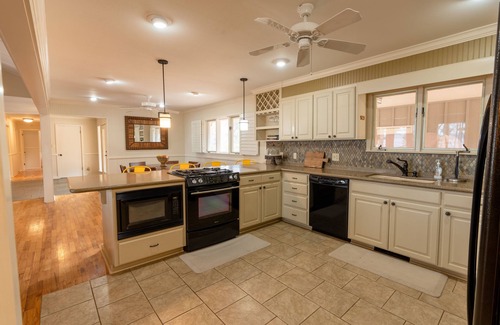 Eden Isle House | NEW Greers Ferry Lakefront home in Eden Isle!