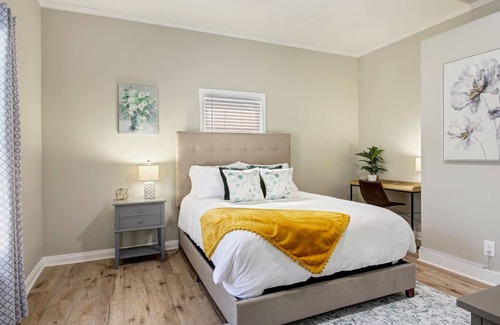 Dunean House | *NEW* GVL Blue Birch Cottage | Dog-Friendly! | 4 min. to Downtown | Fully Stocked Kitchen