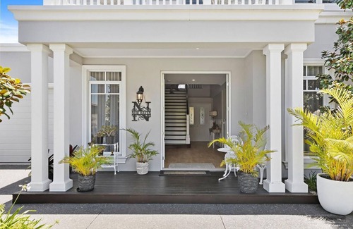 Banksia Beach House | New Haven - Morning Sunrise Suite