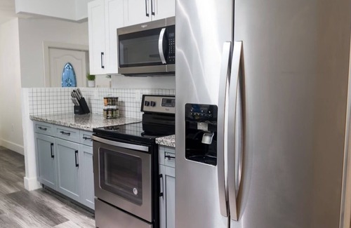 Delray Beach House | NEW! Heated salt water pool.Walking distance to Atlantic Ave