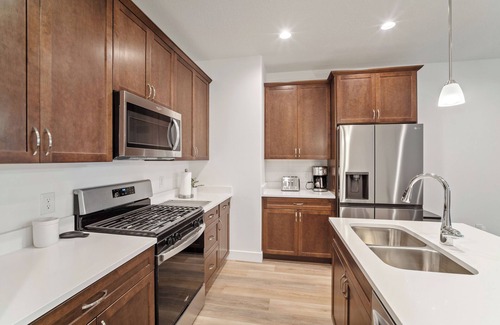Heber House | New Heber Townhouse + views + 2 car garage + washer + dryer