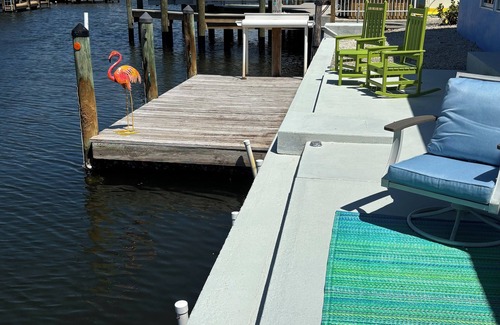 Matlacha House | New! Hidden- Speakeasy-penny floor. 3bd 3bath Boat dock & Walk 2 town FABULOUS
