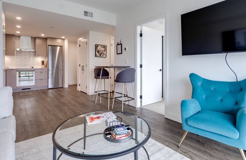 Kelowna Central Business District Apartment | New High-rise Condo | DT Kelowna | Beautiful Views