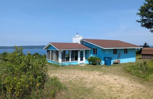 Frankfort House | New! Hill Hideaway - Incredible Lakeviews!
