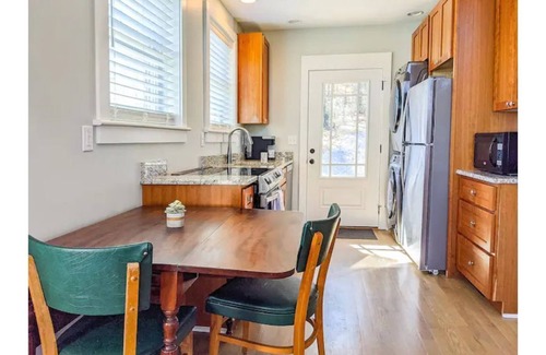 Brevard House | NEW! Historic Downtown. Tannery House, 2bedr