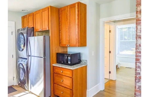 Brevard House | NEW! Historic Downtown. Tannery House, 2bedr