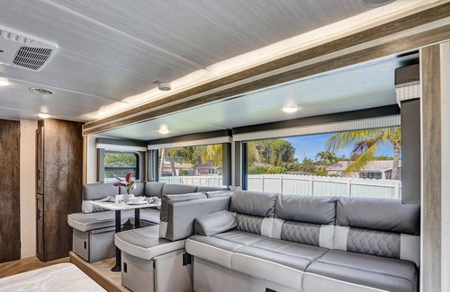 Margate House | NEW HOME CAMPER/RV TWO SEPARATE BEDROOMS WITH DOORS ONE BATHROOM.