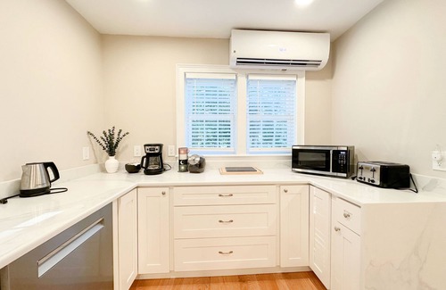 Rye House | NEW HOME! Sleeps 10 4Bdrm/4Bath PRIVATE LOT- Jenness Beach Gem!