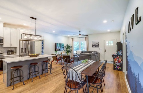 Leicester House | New home w/Fire Pit: 8 miles to downtown Asheville