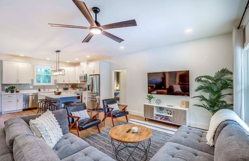 Leicester House | New home w/Fire Pit: 8 miles to downtown Asheville