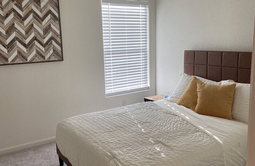 Fort Mohave House | New Home with RV & Boat Parking 8 minutes away from Local shopping center!