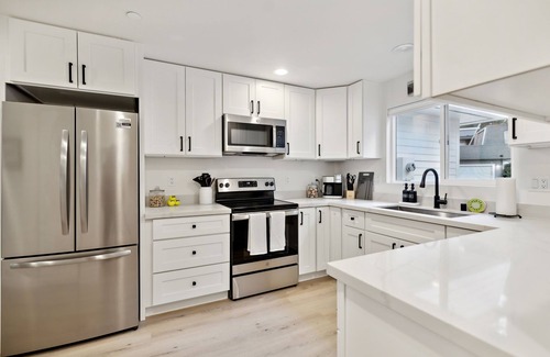 Gig Harbor House | NEW! Hot Tub, 3 BR, Sleeps 6, BBQ, Office, Dogs OK