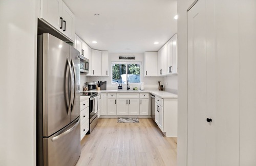 Gig Harbor House | NEW! Hot Tub, 3 BR, Sleeps 6, BBQ, Office, Dogs OK