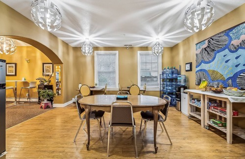 Cathlamet Apartment | NEW! Hotel Cathlamet Room 226 - Queen