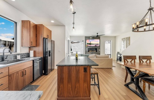 Silvercreek House | NEW HOUSE! next to the ski, perfect for families.