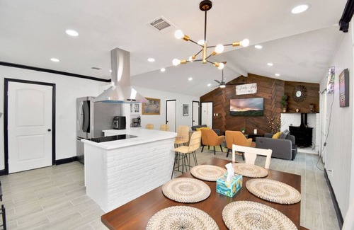 Clodine House | NEW Houston Pool House