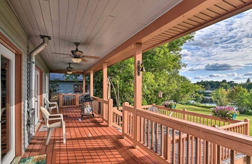 Howland House | NEW! Howland House Escape w/Deck , Yard & River Frontage