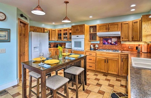 Howland House | NEW! Howland House Escape w/Deck , Yard & River Frontage