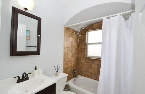 Virginia Park Apartment | New Huge Green Garden 1BR