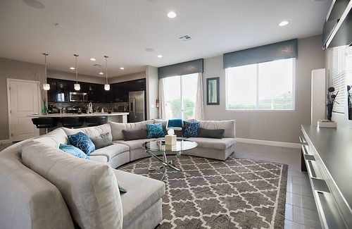 Enterprise House | - NEW - Immaculate home w/rev-osm and KING BED SUITE | Ideal for long stays!