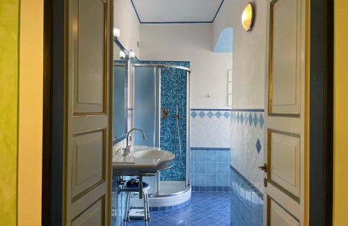 Rezza Apartment | New Italy Luxury Italian Flat in centro storico