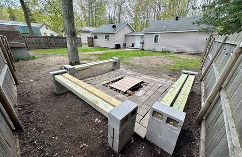 Higgins Lake Cabin | New! King suite, pet friendly - short walk to public beach and playground