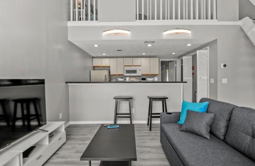 Gulfport Apartment | NEW King with Loft Beach Near Gulf