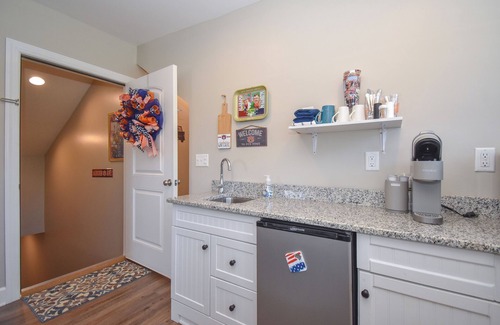 Auburn - Opelika Apartment | New! KJR Studio in Auburn, apartment that sleeps 4 close to Tiger Transit!