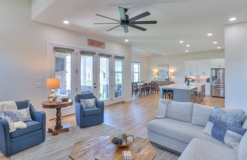 Winchester House | *NEW* Lake Life Living @Twin Creeks - Sleeps 13