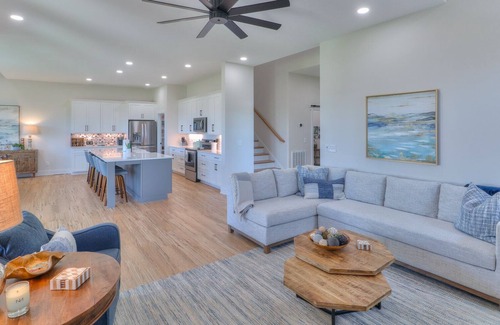Winchester House | *NEW* Lake Life Living @Twin Creeks - Sleeps 13