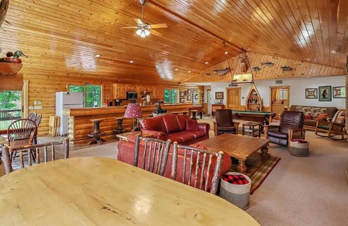 Eagle River House | NEW! Lakefront Bliss | Dock, Game Room, Sauna & Hot Tub | Tall Pines Lodge