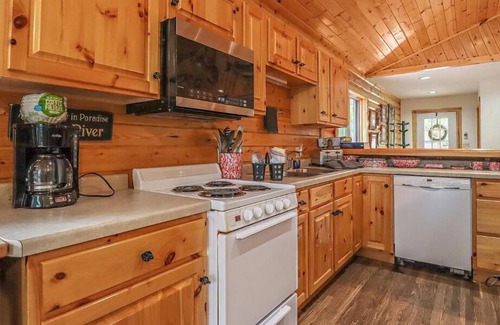 Eagle River House | NEW! Lakefront Bliss | Dock, Game Room, Sauna & Hot Tub | Tall Pines Lodge