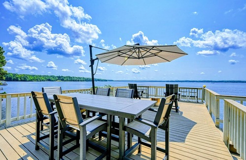 Bumpass House | NEW Lakefront Lake Anna Views, Dock, Beach, Firepit