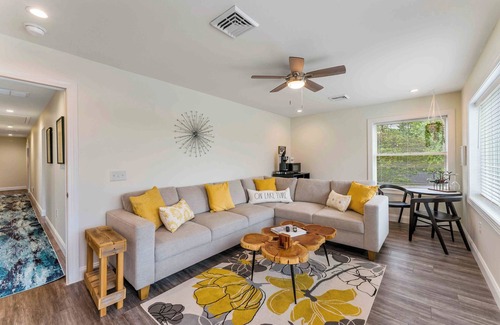 Lake Harmony House | NEW Lakefront Retreat | Huge Deck, Kayaks, Views