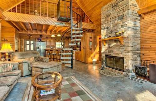 Florien Cabin | NEW! Lakefront Toledo Bend Cabin w/ dock & BBQ!