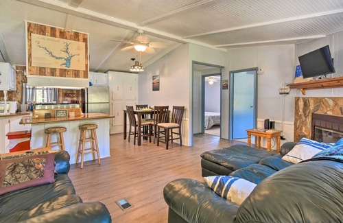 Townville Cottage | NEW! Lakefront Townville Cottage w/ Boat Dock!
