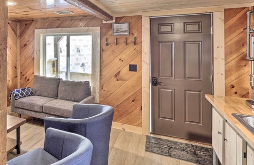 Northeast Somerset Cabin | NEW! Lakeside Cabin < 1 Mi From Mt Kineo Shuttle!