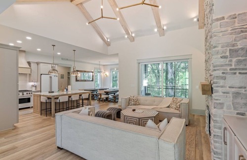 Winchester House | New Lakeside Home w/kayaks, Game Room, Billiards