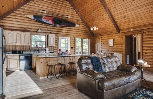 Amity House | *New* LakeWood Cabin at Timber Lodge Ranch