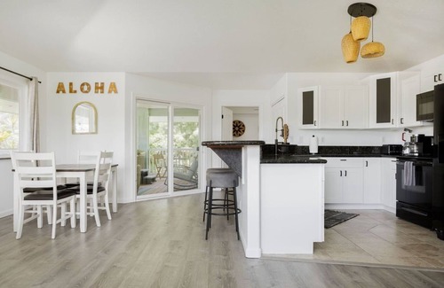 Keaau House | NEW - Lauhala - Hawaiian Villa with private hot tub