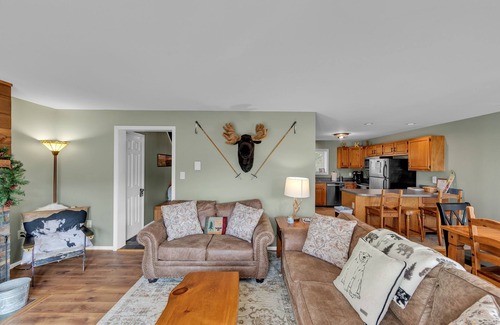 North Creek House | NEW! Lies 18N - Cozy & Scenic Mountain Retreat by The Summit at Gore Mountain