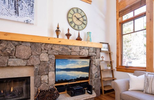 Truckee House | New Listing! 3 BD Residence At Old Greenwood!