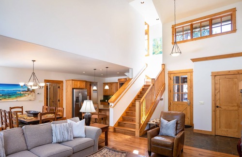 Truckee House | New Listing! 3 BD Residence At Old Greenwood!