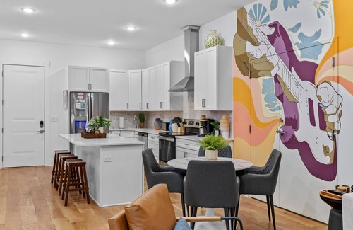 Inglewood Apartment | New listing 3BD/3BA Nashville condo minutes from Broadway and Nissan stadium