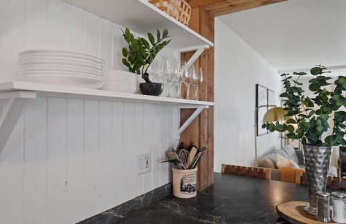 Mountain View House | *NEW LISTING* Affordable Modern Vacation Home!