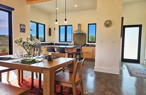 Taos House | New Listing -Amazing views, great outdoor space, modern design with solitude