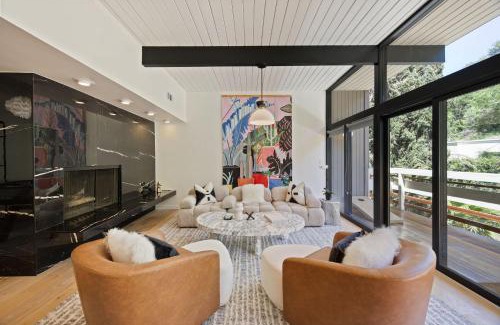 Sherman Oaks House | New Listing Architectural Villa by Colby & Conrad