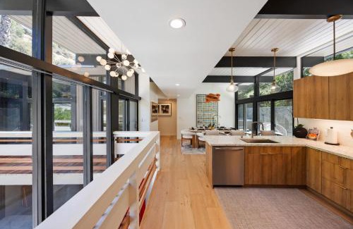 Sherman Oaks House | New Listing Architectural Villa by Colby & Conrad