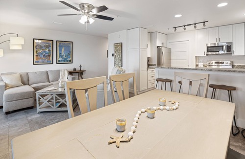 Ono Island Condo | New Listing at Popular Grand Caribbean in Perdido Key!